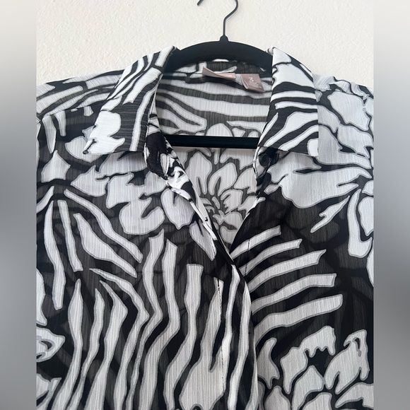 Chico's Black and White Button Down Shirt - Picture 6 of 6